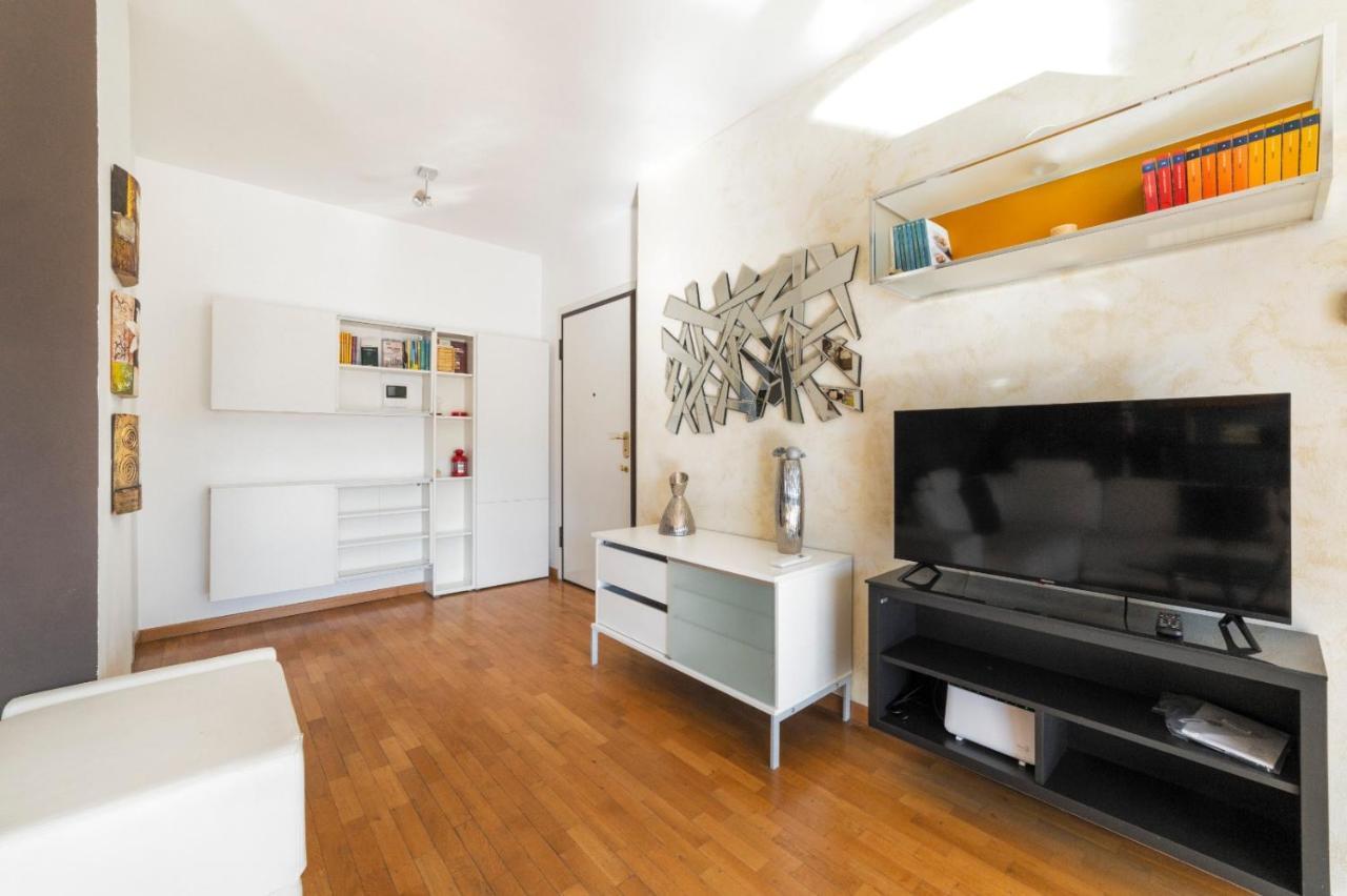 Milano Rogoredo Apartment With Garage Exterior foto